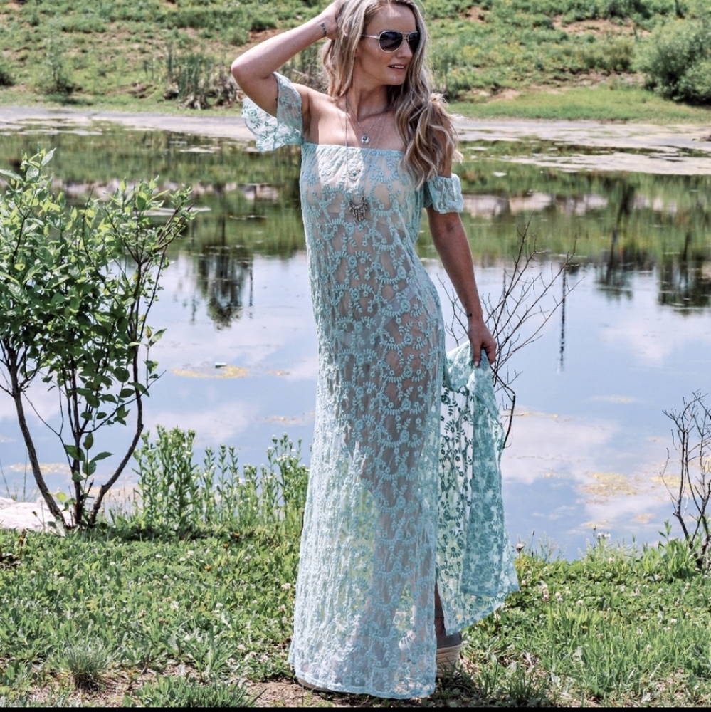 RELISTED Honey Punch lace cover up maxi dress aqua - Picture 7 of 7
